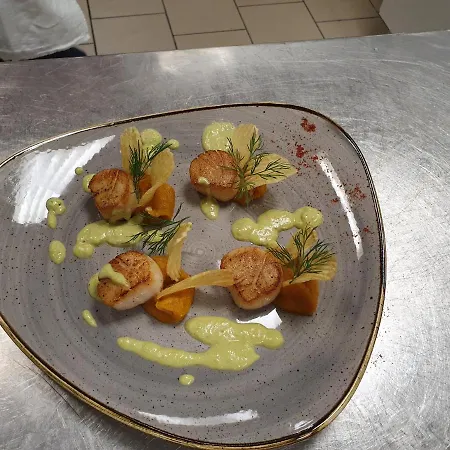 ホテル Logis Restaurant Le Relais De L'abbaye