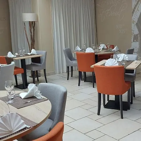 Logis Restaurant Le Relais De L'abbaye 2*