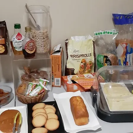 Logis Restaurant Le Relais De L'abbaye ホテル 2*