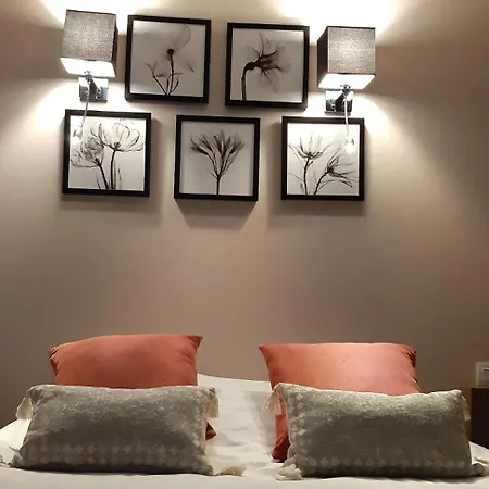 Logis Restaurant Le Relais De L'abbaye 호텔 2*