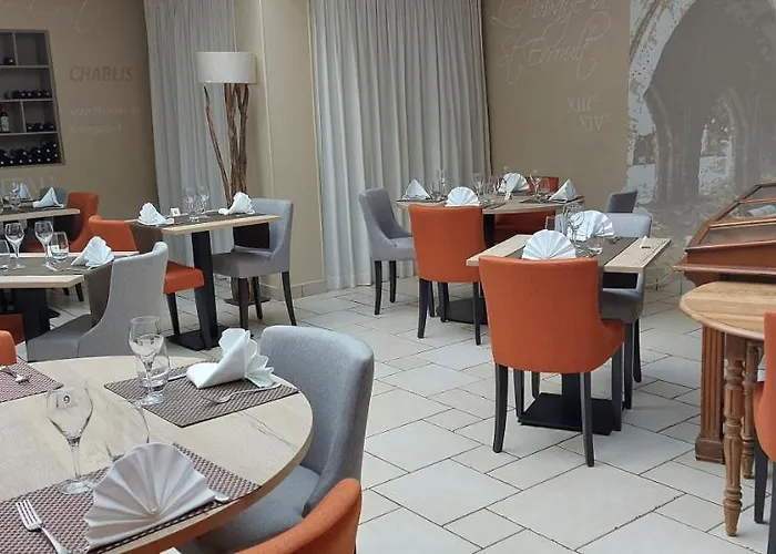 Logis Restaurant Le Relais De L'abbaye 2*