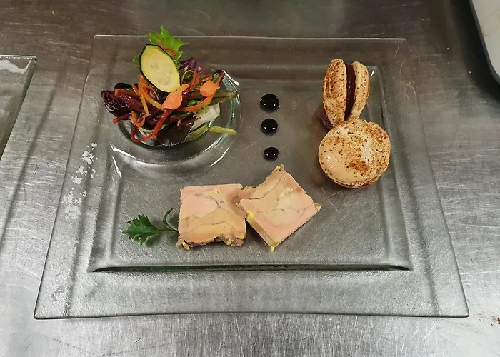 Logis Restaurant Le Relais De L'abbaye 2* Saint-Evroult-Notre-Dame-du-Bois