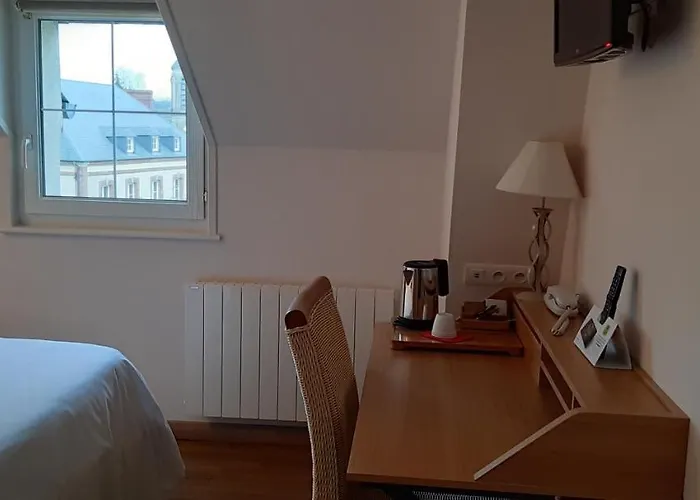 Logis Restaurant Le Relais De L'abbaye 2* Saint-Evroult-Notre-Dame-du-Bois