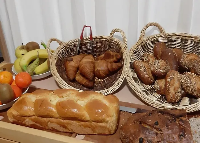 Logis Restaurant Le Relais De L'abbaye Hotel Saint-Evroult-Notre-Dame-du-Bois