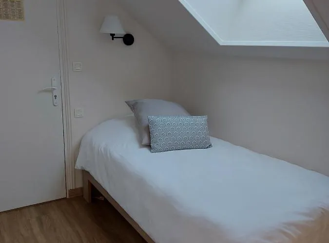 Hotel Logis Restaurant Le Relais De L'abbaye